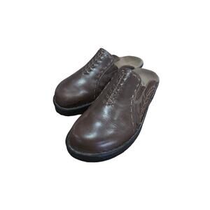 CLARKS WOMEN'S BOAT SHOES SIZE 9M BROWN